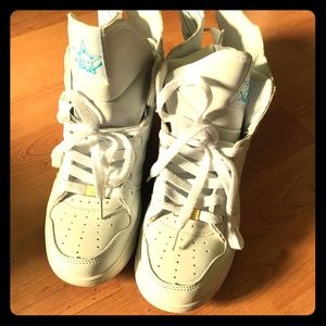 Worn once White Angel Wing Sneakers!